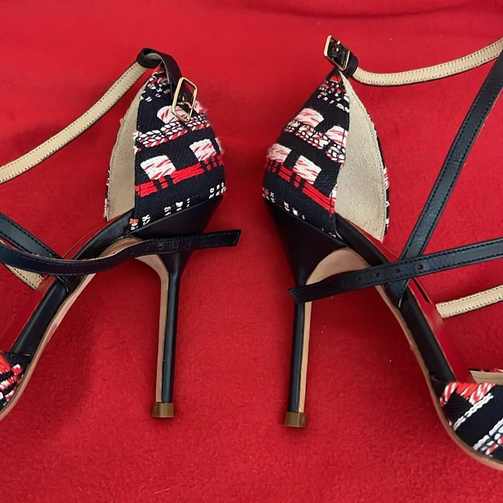 Authentic Carolina Herrera heels size 6 - Picture 14 of 17
